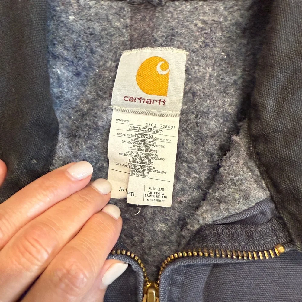 Carhartt Men's Navy and Black Jacket - Picture 3 of 3